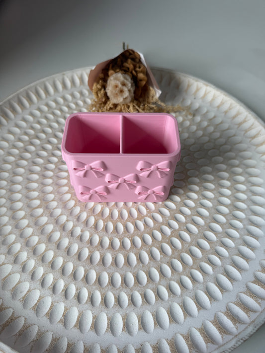 Bow pen/makeup brush holder